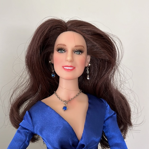 Kate Middleton “The Royal Engagement” Doll - Picture 2 of 9